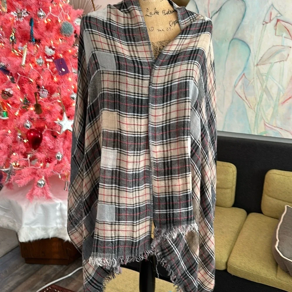 ❤️🖤❤️Gorgeous scarf plaid soft tan red black